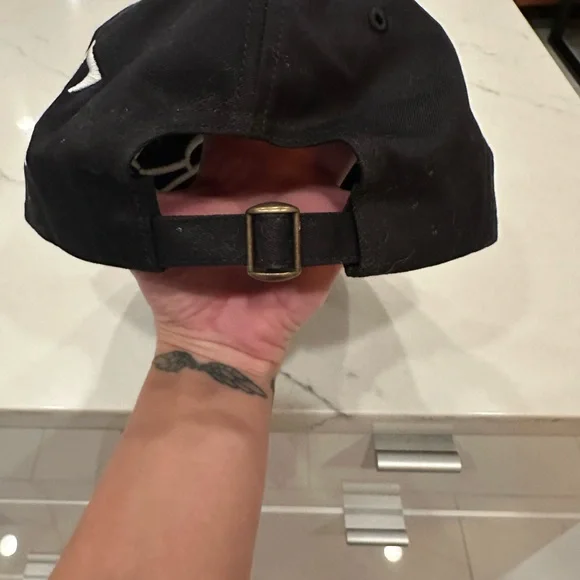 Limited edition Supreme hat - Picture 3 of 3